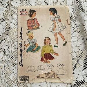 Vtg 1940s dress pattern‎